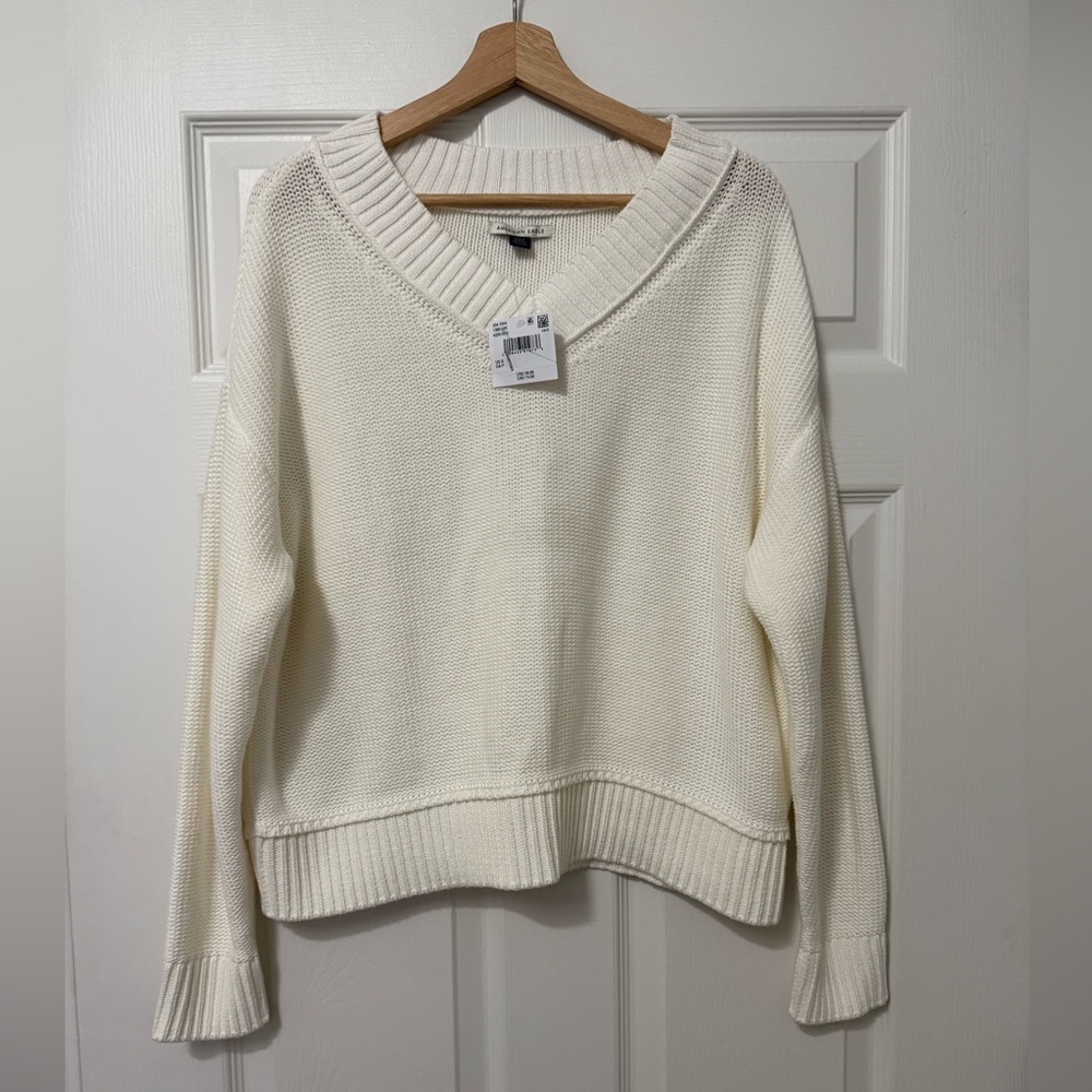 American Eagle Cream V-Neck Knit Sweater | Relaxed Fit | NWT | Size S